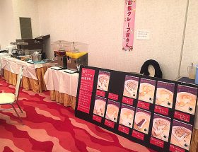 ホテルの一画に設けられた出張クレープ屋さんコーナー