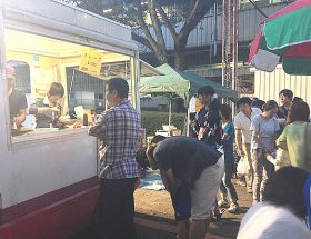 クレープの食品移動販売車