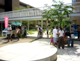 マンション住民の親睦会の様子