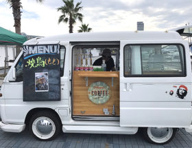 焼き鳥の食品移動販売車