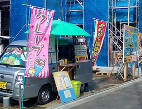 住宅現地販売会に派遣したクレープの移動販売車