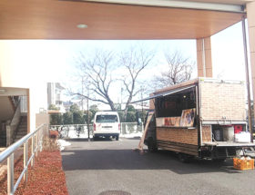 大判焼きの移動販売車が出張した福祉施設