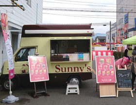 クレープの移動販売車